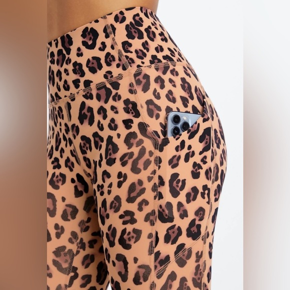 FABLETICS  Oasis PureLux Natural Leopard Leggings SIZE: Small - Picture 3 of 4